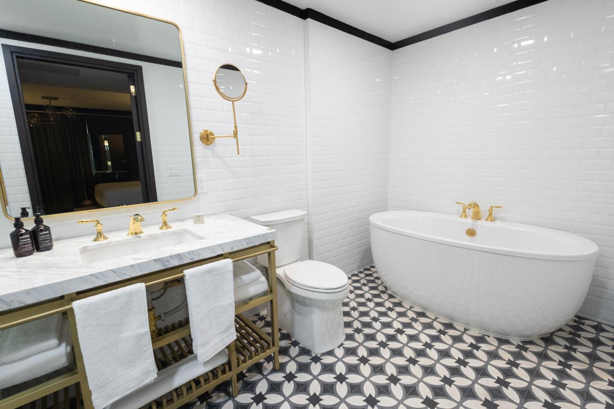 Hotel Whisky 4*